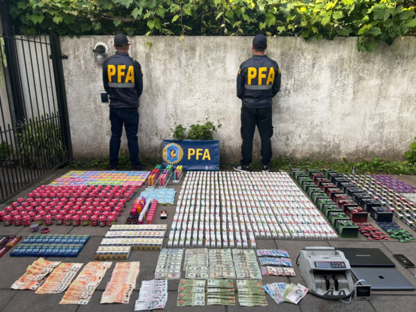 operativo_gomitas_alucinogenas_desarticulamos_una_banda_que_comercializaba_peligrosas_drogas_sinteticas_y_detuvimos_a_cinco_narcos