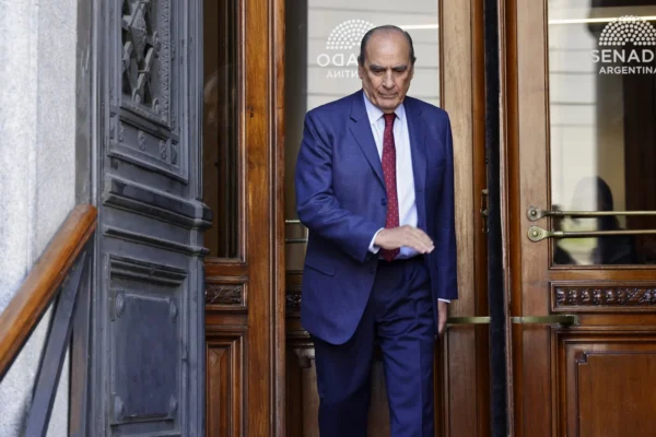 EL GOBIERNO TRATA DE EVITAR EL PARO DE TRENES DE MAÑANA