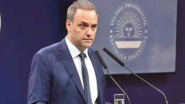 conferencia-de-prensa-de-manuel-adorni-vocero-presidencial-1751758-2
