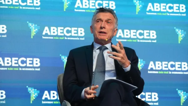 mauricio-macri-participa-del-13-foro-de-negocios-abeceb-1688452