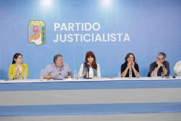 cristina-kirchner-en-la-reunion-anterior-del-W72FROWHHVFW3DJJMHRYAM7ZHU-1-1