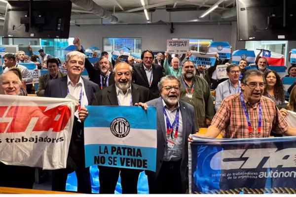 dirigentes-sindicales-de-la-cgt-y-la-cta-en-la-64UXEP3TE5ALFEIGL4ALKGNCE4