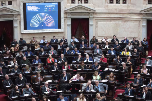 el-recinto-de-la-camara-de-diputados-en-plena-QGQXKTTVG5FQBFF36FKRIU7BQI