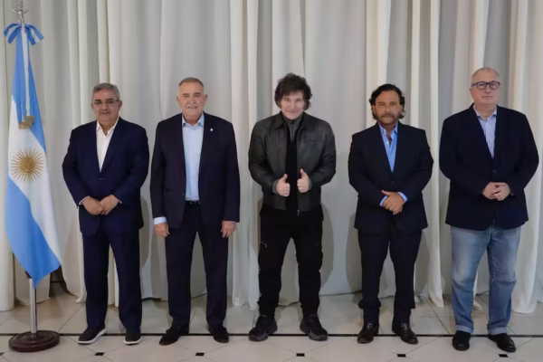 el-presidente-javier-milei-se-reunio-anoche-en-la-IBSWI4Z6PZE5NK2LVAV7DSEZOQ