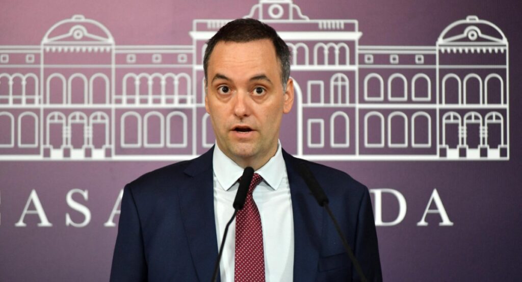 Manuel-Adorni-1024x553 (1)