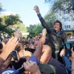 POLÍTICA: MANIFESTACIONES A FAVOR Y EN CONTRA DE MILEI EN LA PREVIA DEL ACTO LIBERTARIO EN TUCUMÁN