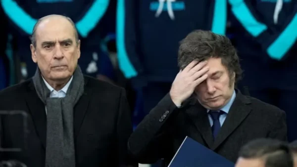el-presidente-de-argentina-javier-milei-y-el-jefe-de-gabinete-guillermo-francos-el-viernes-5-de-juli-1 (1)