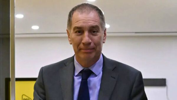 https___28a9de9cb8f7135a89862a84eca96301.cdn.bubble.io_f1762884957184x979304249241508200_diego-santilli-2281