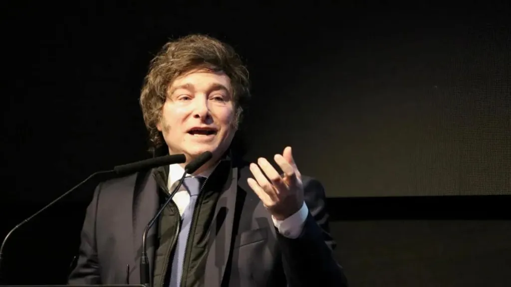 milei-congreso-la-plata-llajpeg