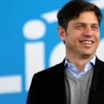 AXEL KICILLOF APUNTÓ CONTRA JAVIER MILEI POR LA CAÍDA DEL TURISMO EN LA PROVINCIA:»EL RESPONSABLE TIENE NOMBRE Y APELLIDO»