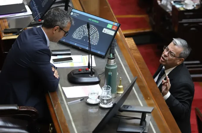 el-presidente-la-camara-diputados-martin-menem-y-el-jefe-del-bloque-union-la-patria-german-martinez-protagonizaron-un-nuevo-cruce-el-recinto-foto-noticias-argentinas