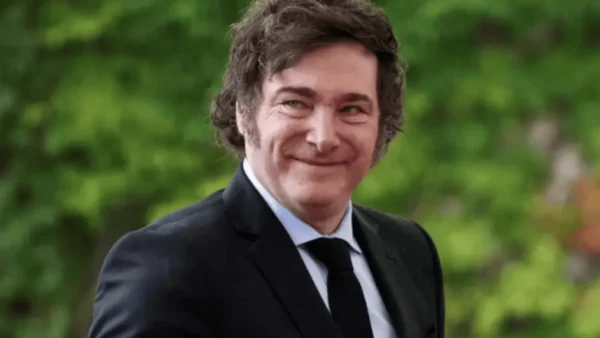 javier_milei_celebrx_la_aprobacixn_del_presupuesto.png_785523097