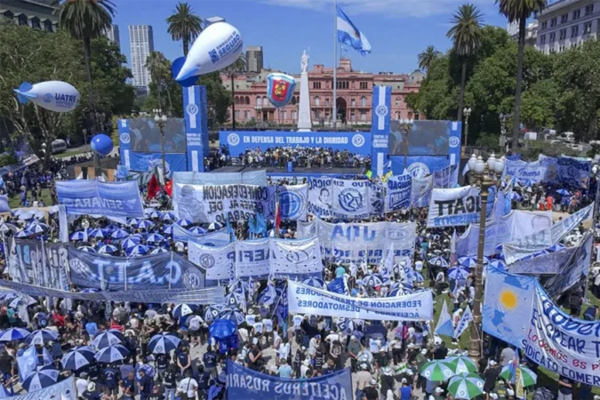 2025_1CGT-marcha-reforma-laboral-NA-Daniel-Vides2_251218511-scaled-1-1024x683-1