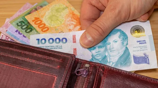 pesos-salarios-inflacion-paritarias (1)