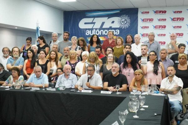 plenario-cta-paro-reforma-laboral-1024x684