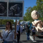 LEGISLADORES DE LA LIBERTAD AVANZA FIRMARON UN DOCUMENTO PARA DEROGAR LA LEY DEL ABORTO