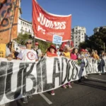 JUBILADOS EN PIE DE LUCHA: EXIGEN UN AUMENTO DE EMERGENCIA ANTE LA LICUACIÒN DE LOS HABERES