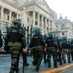 CAOS EN EL CONGRESO: FUERTE OPERATIVO DE SEGURIDAD Y CORTES TOTALES POR LA PRESENTACIÓN DE ADORNI
