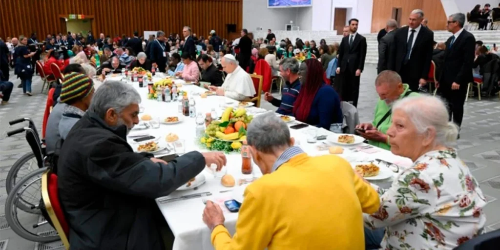 Comida-Jornada-Mundial-de-los-Pobres-mesa