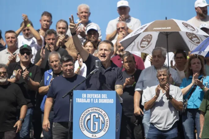 la-cgt-vuelve-marchar-frente-plaza-mayo
