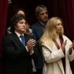 POLÍTICA: AGENDA DISOCIADA, EL GOBIERN APURA LEYES DE LOBBY Y UN «SÚPER RIGI» MIENTRAS CAJONEAS LA CRÌSIS POR EL ENDEUDAMIENTO FAMILIAR