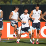 MUNDIAL DE FÙTBOL: ÚLTIMA PRÁCTICA EN MARCHA ARGENTINA DEFINE EL ONCE PARA EL DEBUT MUNDIALISTA ANTE ARGELIA CON UN SOPRESIVO GESTO DE SCALONI