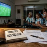 LA «DOBLE PANTALLA» ARGENTINA: CUANDO LOS GOLES NO ALCANZAN PARA PAGAR LAS DEUDAS