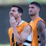 EL AJEDREZ DE SCALONI: LA PROBABLE FORMACIÓN DE ARGENTINA ANTE SUIZA POR EL PASAJE A SEMIFINALES