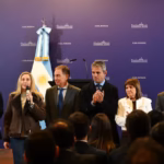 EL «TRIÁNGULO DE HIERRO» SE DEFORMA: KARINA MILEI AVANZA Y LA INTERNA CRUJE EN EL CONGRESO