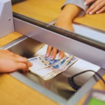 EL CRÉDITO EN PROBLEMAS: POR QUÉ BAJAN LAS TASAS DE LOS DEPÓSITOS PERO LAS DE LOS PRÉSTAMOS NO AFLOJAN