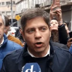 AXEL KICILLOF PARTICIPÓ DE LA MOVILIZACIÓN CONTRA LA LEY DE LA INVIOLABILIDAD DE LA PROPIEDAD PRIVADA