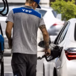 EL GOBIERNO POSTERGÓ HASTA NOVIEMBRE LA SUBA DEL IMPUESTO A LOS COMBUSTIBLES PARA FRENAR LA INFLACIÓN