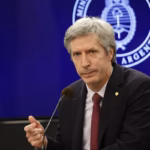 PEDIDO DE EXPLICACIONES EN EL SENADO: LA OPOSICIÓN EXIGE A SANTIAGO BAUSILI REVELAR EL DESTINO REAL DE LAS RESERVAS DE ORO DEL BANCO CENTRAL