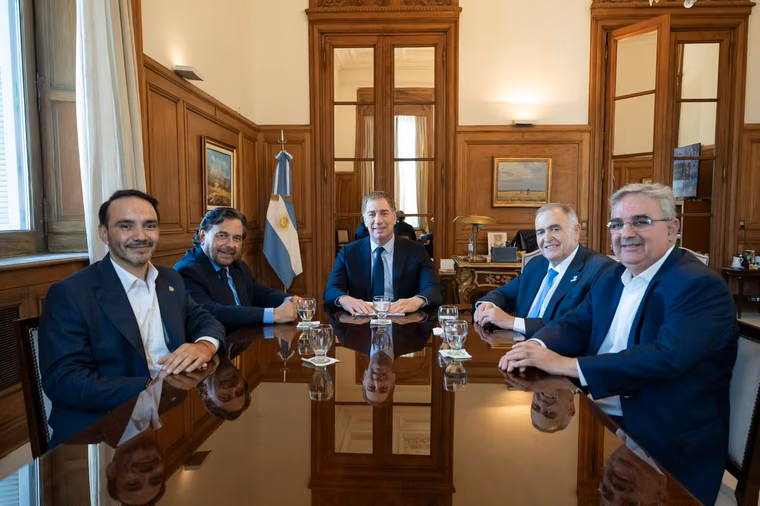 santilli-se-reunio-cuatro-gobernadores