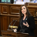 VILLARRUEL MARCA CANCHA DESDE ESPAÑA: DEFENSA A LA INDUSTRIA Y GUIÑO A LAS PYMES EN CLARA DIFERENCIACIÓN CON EL GOBIERNO