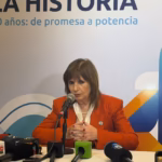 BULLRICH TRATA DE «SALVAR SU ROPA» ANTE EL IMPACTO EN LA SOCIEDAD DE LAS MEDIDAS ECONÓMICAS