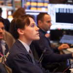 VOLATILIDAD EN EL MERCADO: CAYERON LOS BONOS Y EL RIESGO PAÍS ESCALÓ A 763 PUNTOS ARRASTRADO POR EL «EFECTO BRASIL»
