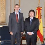 SE FRENÓ EL INTENTO DE MILEI DE REUNIRSE CON EL REY FELIPE VI Y LE RECORDÓ QUE DEBÍA INCLUIR UNA CITA CON PEDRO SÁNCHEZ