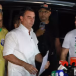 CERCO JUDICIAL SOBRE EL CLAN BOLSONARO: PROHIBICIÓN DE SALIDA DEL PAÍS Y RETIRO DE PASAPORTE EN MEDIO DE LA TRANSICIÓN BRASILEÑA