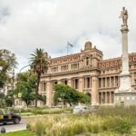 UN FALLO URGENTE DE LA CORTE REPONE LOS LÍMITES A LA VENTA DE TIERRAS A EXTRANJEROS Y ALIVIA AL GOBIERNO